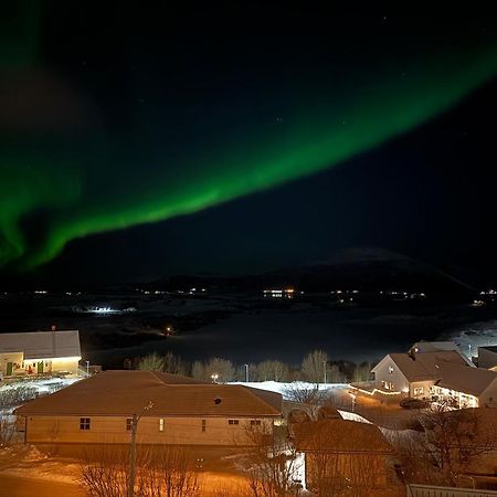 Leilighet Med Nydelig Utsikt Pa Leknes! Skullbru Exterior foto