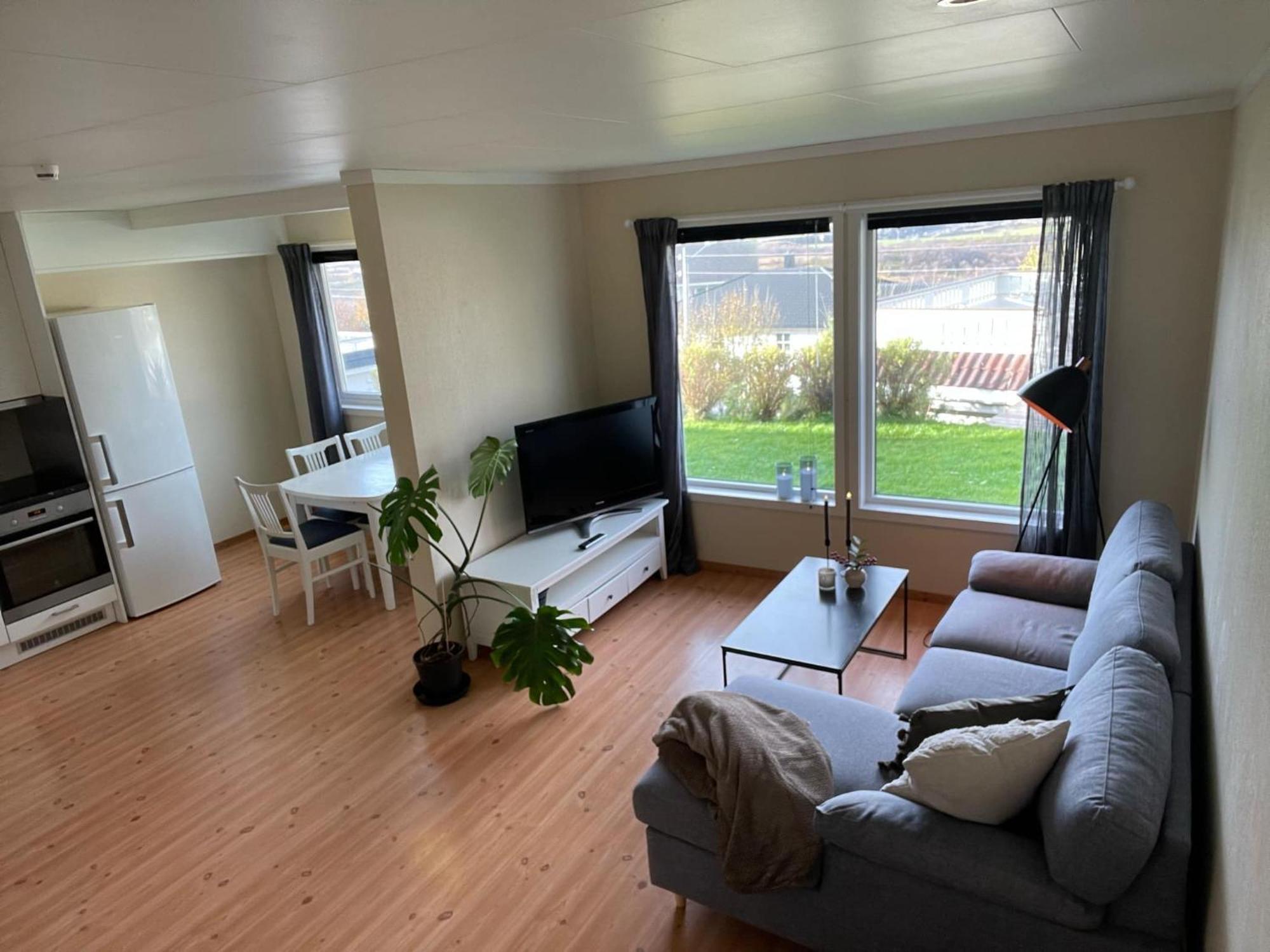Leilighet Med Nydelig Utsikt Pa Leknes! Skullbru Exterior foto